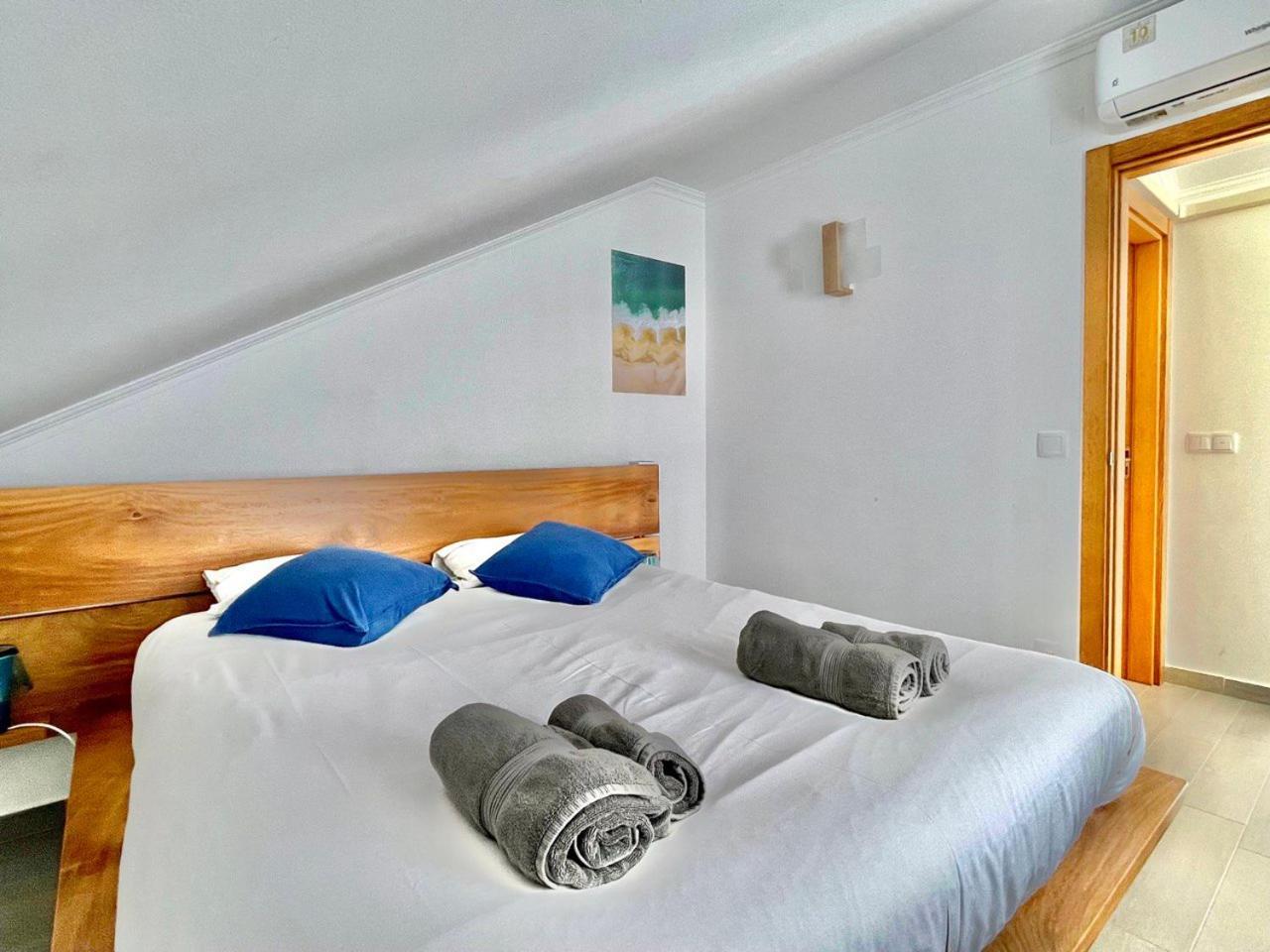 Surfness Lodge Baleal Room photo